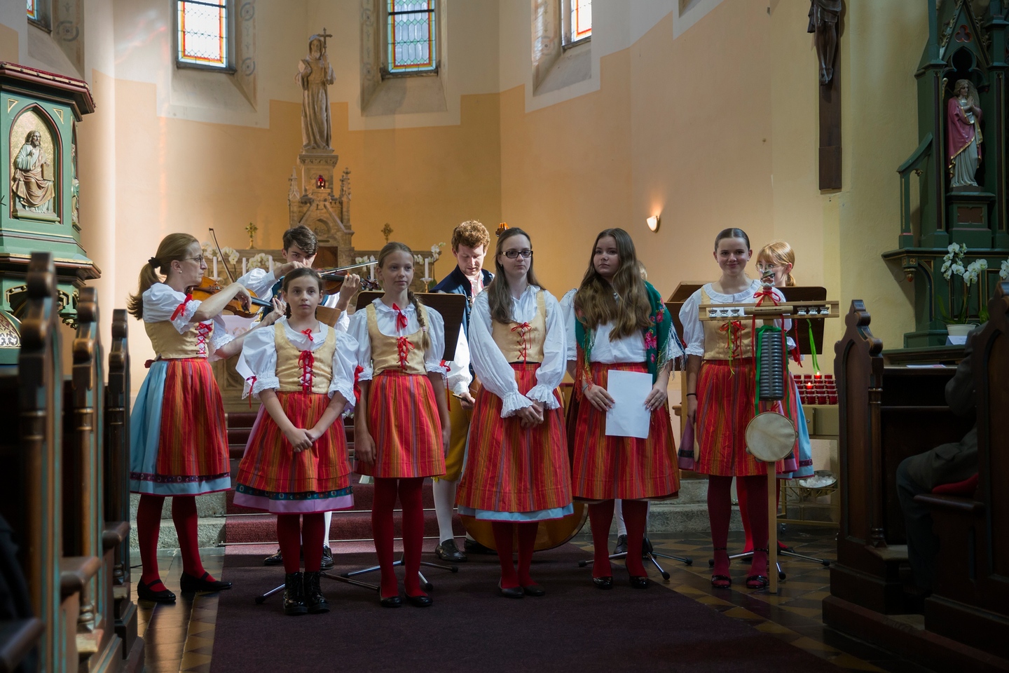 4. Folklórní soubor Máječek